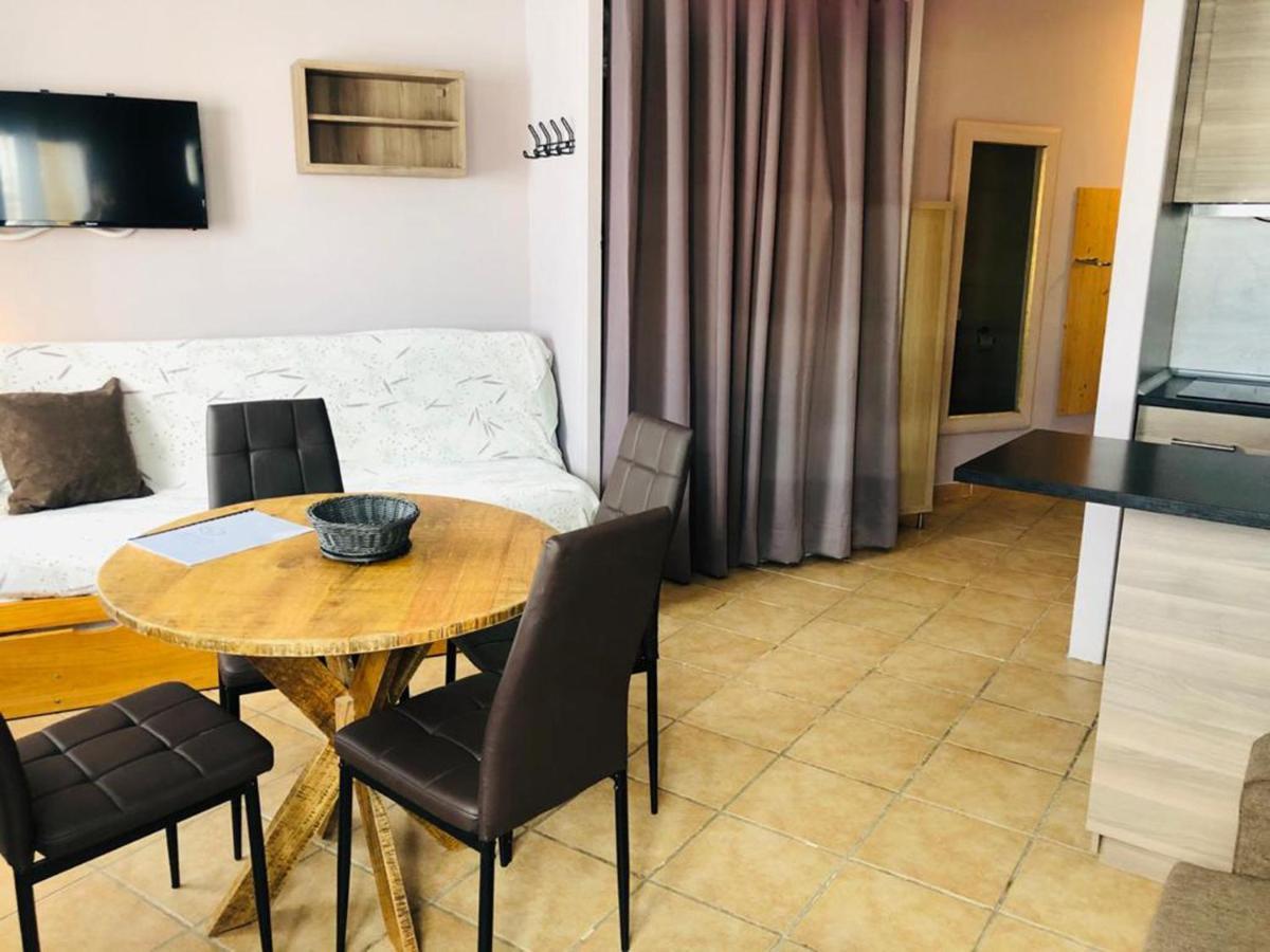 Apartamentos Pie De Pistas Mikka 3000 Pas De La Casa Exterior photo