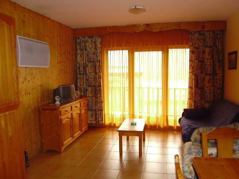 Apartamentos Pie De Pistas Mikka 3000 Pas De La Casa Exterior photo